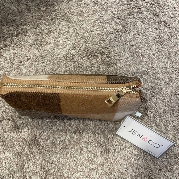 Jen&Co Riley Crossbody - Picture 4 of 15